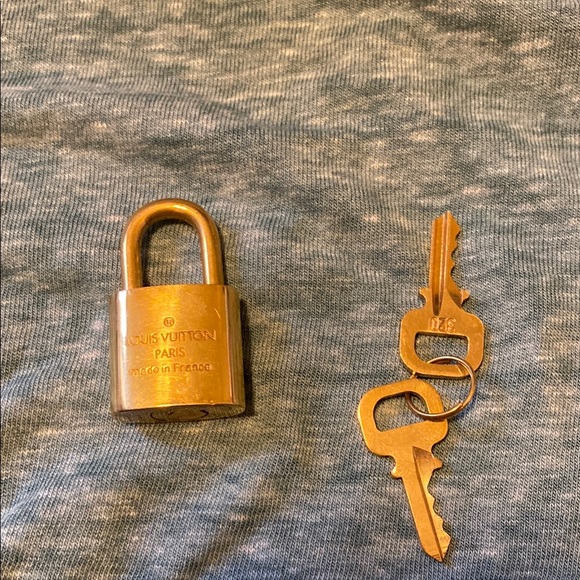 Louis Vuitton Padlock and Keys #320 Brand New in Box - Picture 2 of 5
